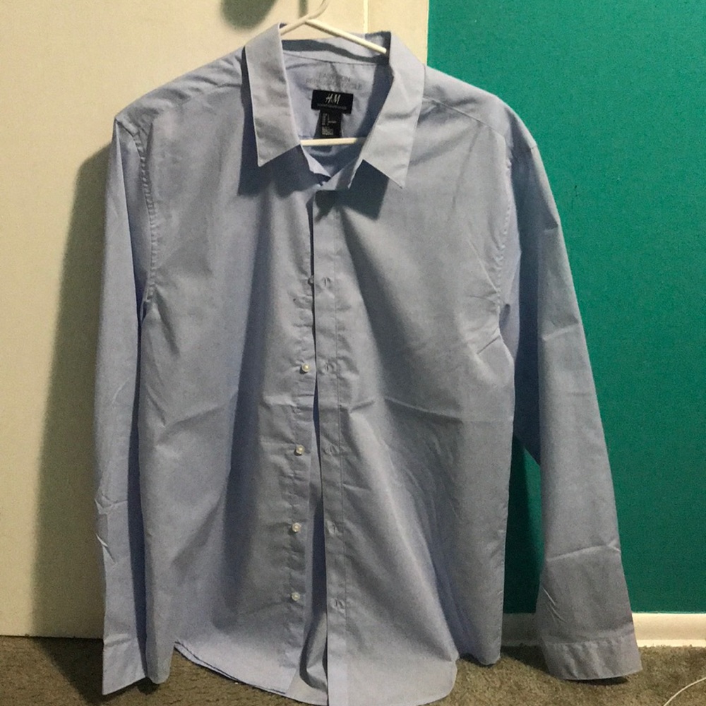 H and I am light blue slim fit dress shirt